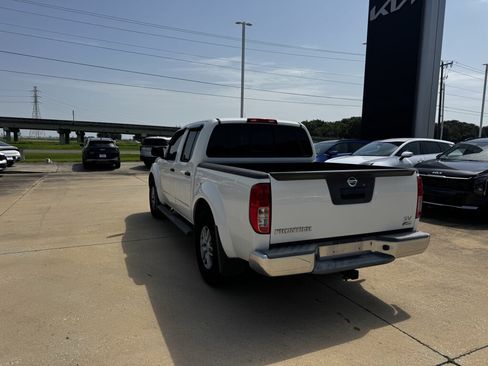 Used 2019 Nissan Frontier SV RWD image 18