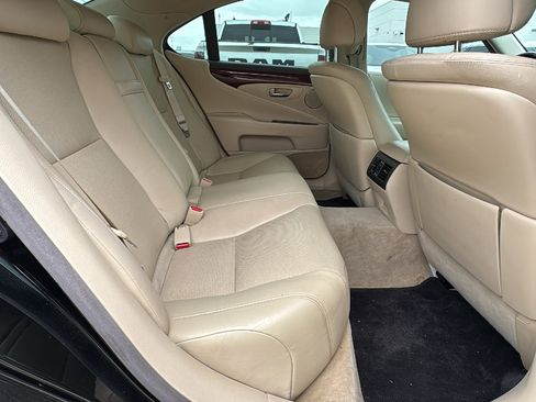 Used 2011 Lexus LS 460 w/ Comfort Pkg image 26