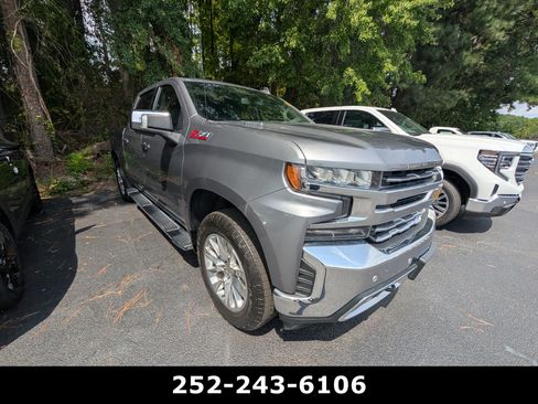 Used 2021 Chevrolet Silverado 1500 LTZ w/ LTZ Premium Package AWD/4WD image 3