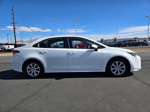 Certified 2025 Toyota Corolla LE image 3
