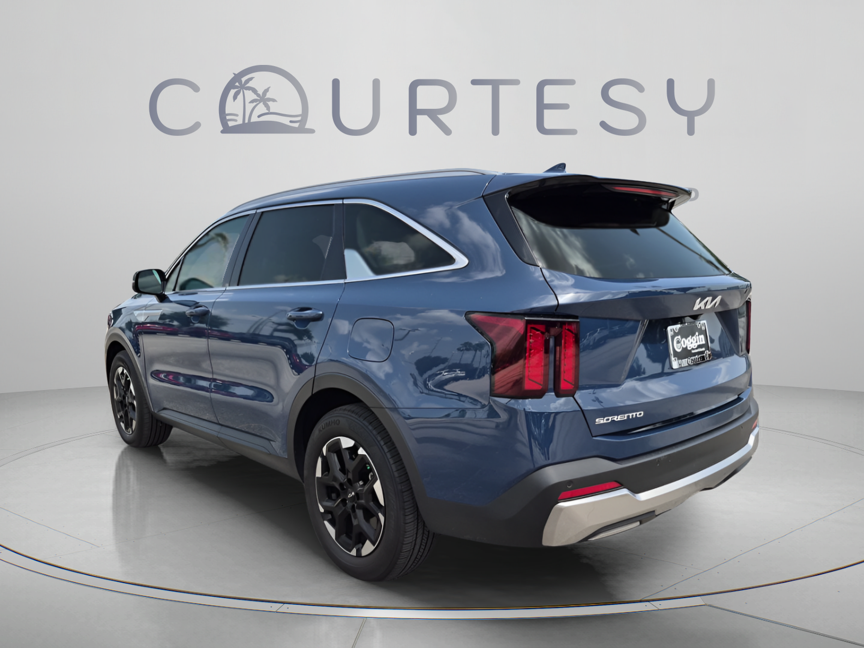 Certified 2025 Kia Sorento S FWD image 5
