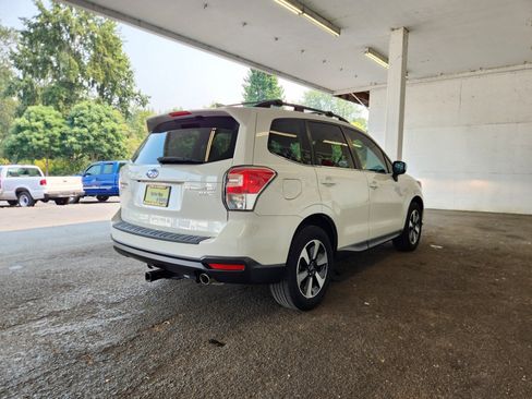 Used 2017 Subaru Forester 2.5i Limited AWD/4WD image 3