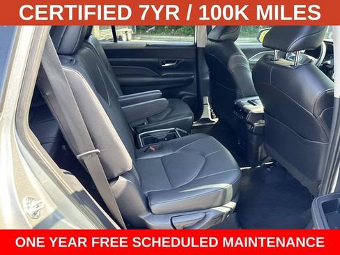 Used 2025 Toyota Grand Highlander FWD image 11