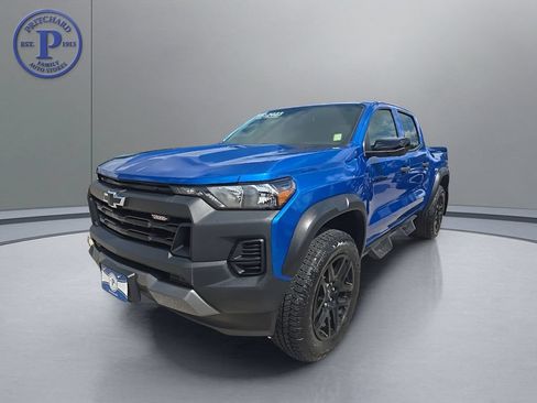 Used 2023 Chevrolet Colorado Trail Boss w/ Technology Package AWD/4WD image 3