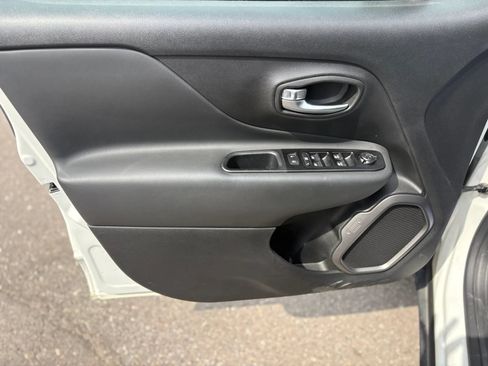 Used 2020 Jeep Renegade Altitude AWD/4WD image 19