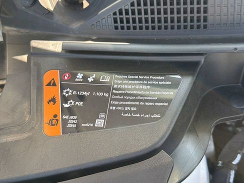 Used 2024 Chevrolet Equinox EV RS FWD image 75