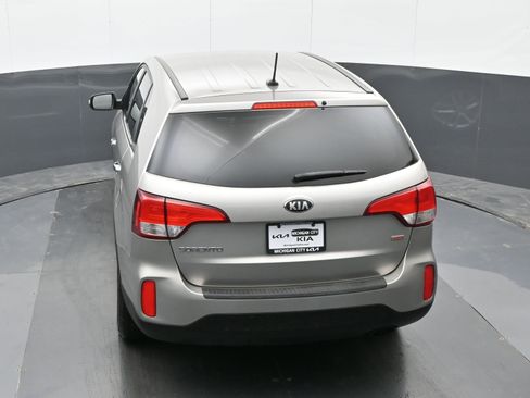 Used 2014 Kia Sorento LX image 32
