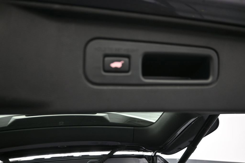 Used 2024 Honda Pilot Elite image 18
