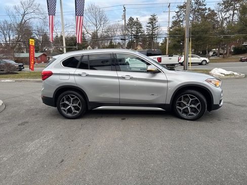 Used 2017 BMW X1 xDrive28i image 5