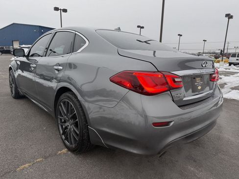 Used 2017 INFINITI Q70 3.7 w/ Technology Package image 4