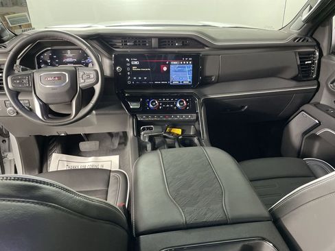 Used 2025 GMC Sierra 1500 AT4X image 21