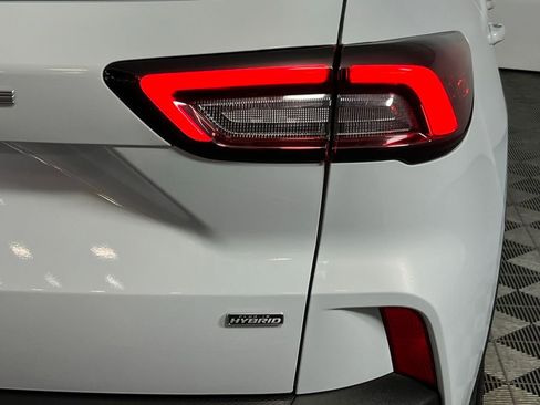 Used 2025 Ford Escape SE image 24