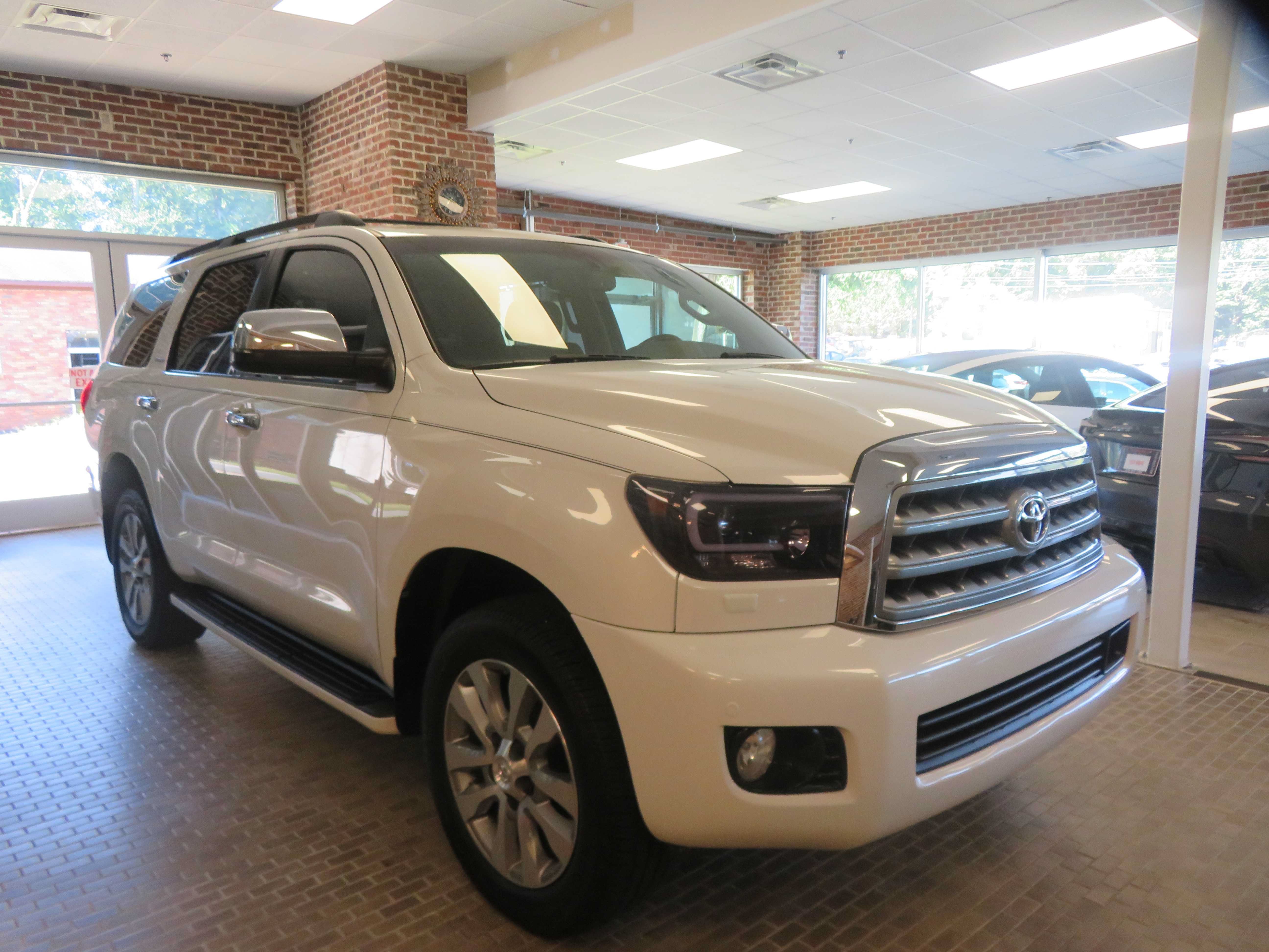 Used 2012 Toyota Sequoia Platinum AWD/4WD image 3