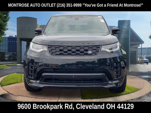 Used 2025 Land Rover Discovery Dynamic SE AWD/4WD image 2