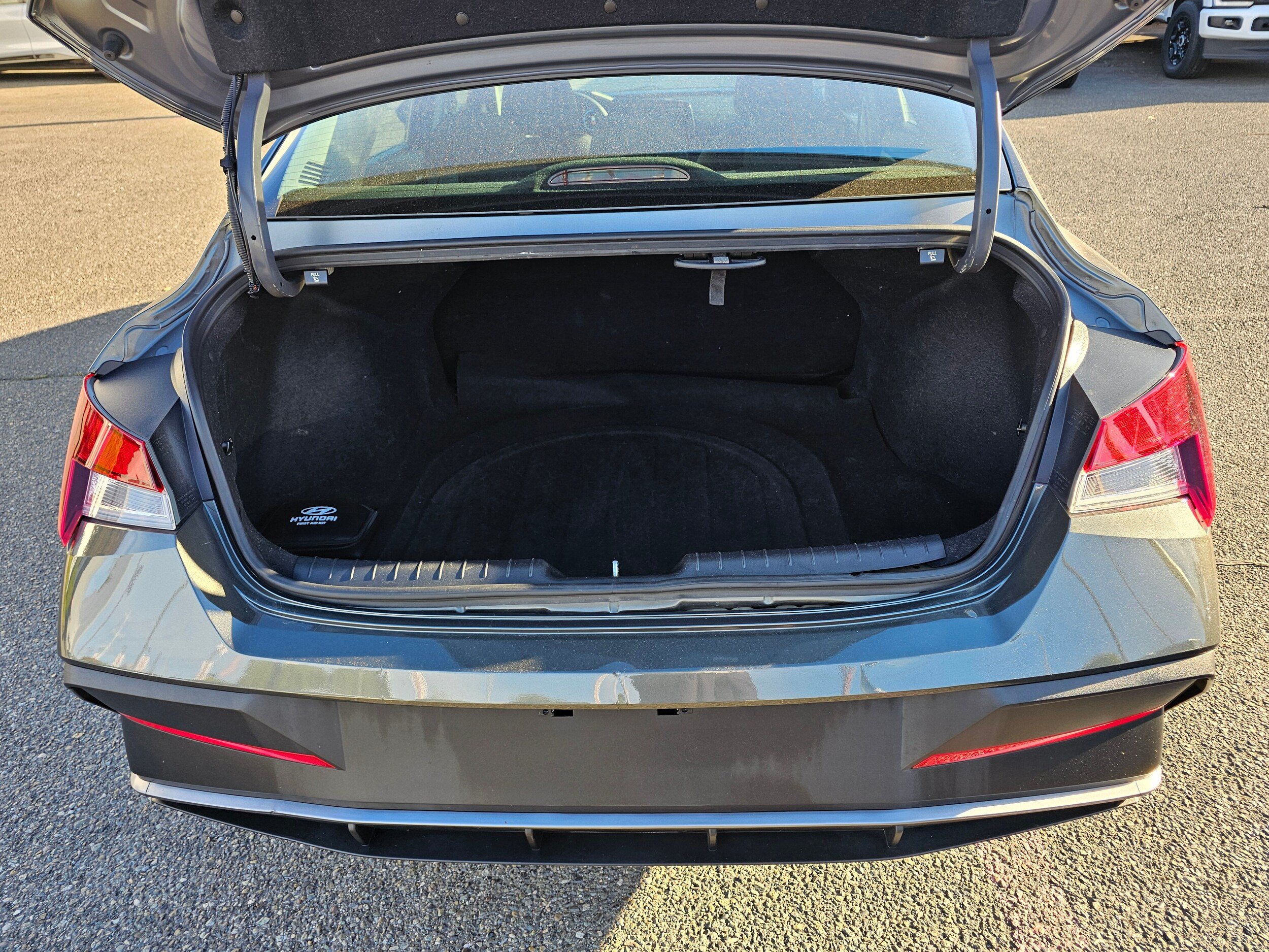 Used 2024 Hyundai Elantra SEL FWD image 10