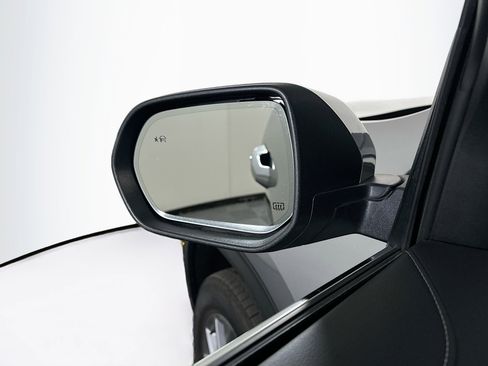 Used 2025 Buick Enclave Preferred image 16