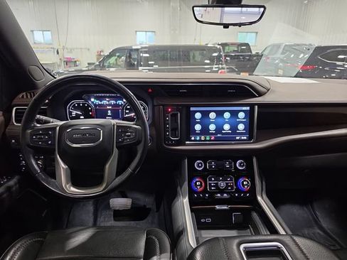 Used 2021 GMC Yukon Denali w/ Denali Ultimate Package AWD/4WD image 4