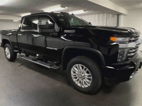 Used 2022 Chevrolet Silverado 2500 High Country image 2