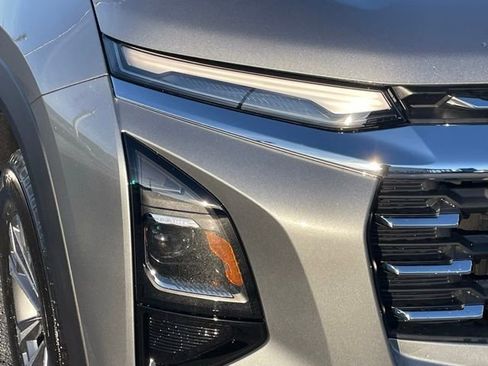 New 2026 Chevrolet Equinox LT w/ Convenience Package II image 16