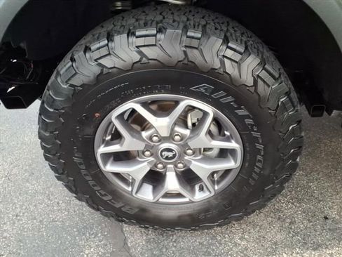 Used 2024 Ford Bronco Badlands image 14