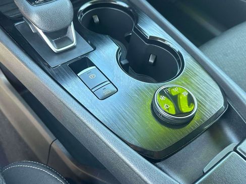 Used 2024 Nissan Rogue SV image 30