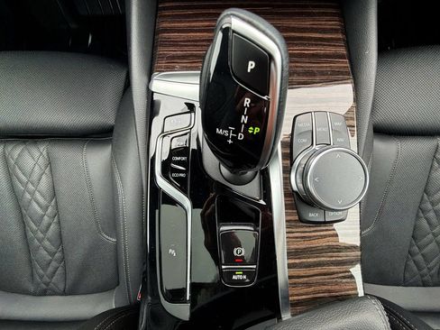 Used 2023 BMW 530i xDrive w/ Convenience Package AWD/4WD image 25