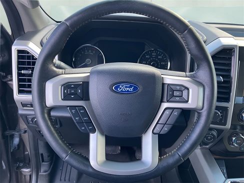 Used 2019 Ford F150 Lariat image 12