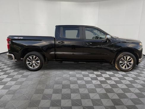 Used 2022 Chevrolet Silverado 1500 LT AWD/4WD image 10