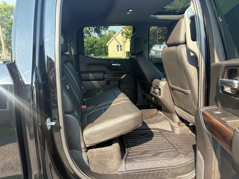 Used 2019 GMC Sierra 1500 SLT w/ SLT Premium Plus Package AWD/4WD image 28