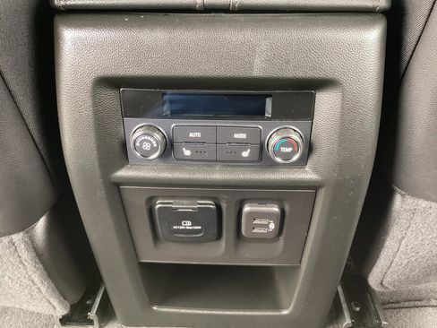 Used 2023 Chevrolet Traverse High Country AWD/4WD image 41