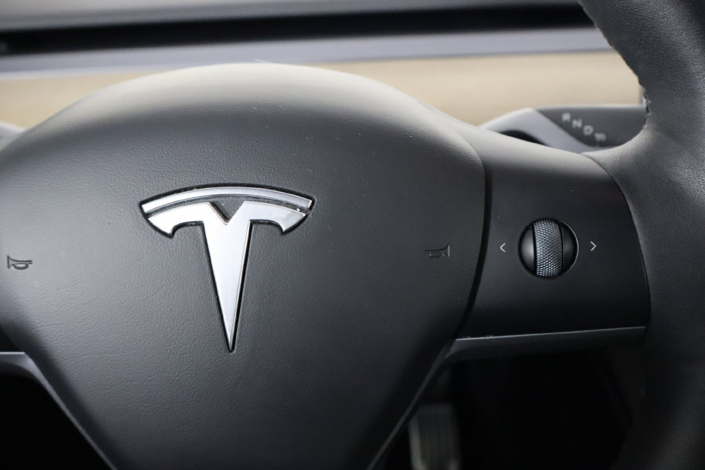 Used 2023 Tesla Model Y Long Range AWD/4WD image 10