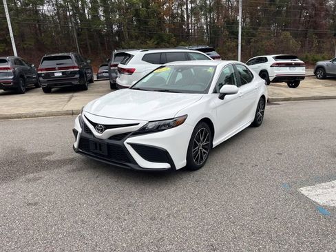 Used 2023 Toyota Camry SE image 34