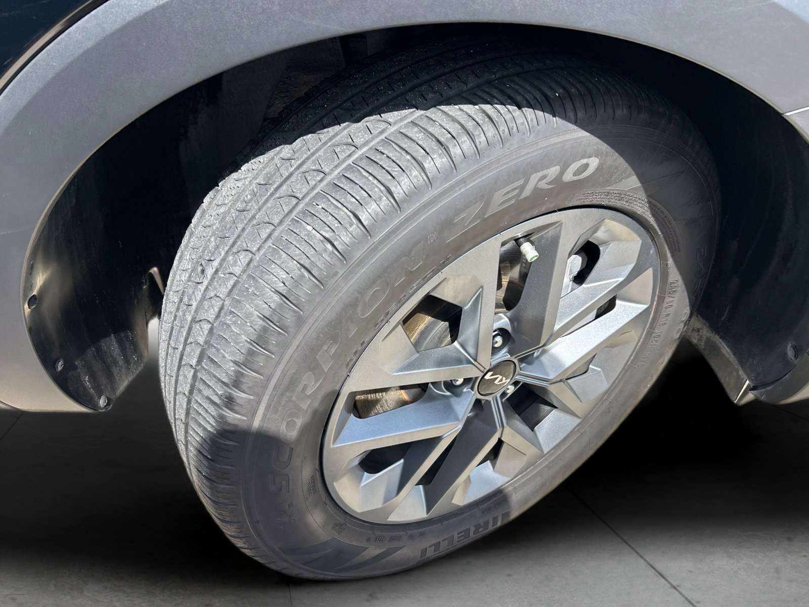Used 2025 Kia Telluride LX FWD image 46