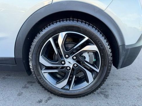 Used 2023 Chevrolet Bolt LT w/ Infotainment Package FWD image 29
