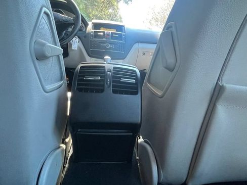 Used 2009 Mercedes-Benz C 300 Sedan image 22