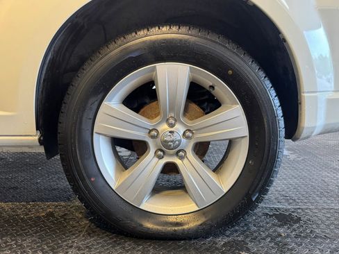 Used 2010 Dodge Caliber SXT FWD image 31