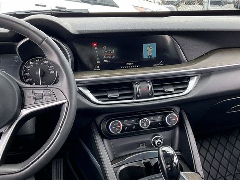 Used 2018 Alfa Romeo Stelvio Ti AWD/4WD image 5