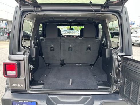 Used 2020 Jeep Wrangler Unlimited Rubicon w/ Cold Weather Group AWD/4WD image 7