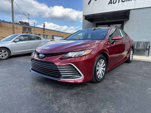 Used 2021 Toyota Camry LE w/ Cold Weather Package FWD image 6