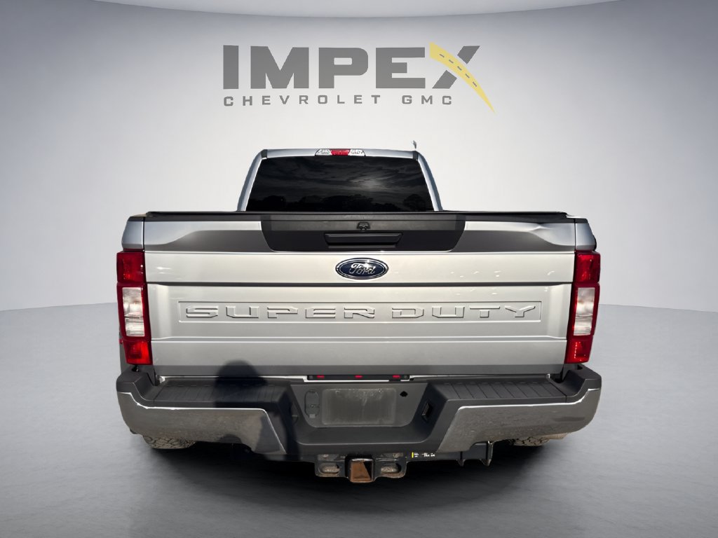 Used 2022 Ford F350 XLT AWD/4WD image 4
