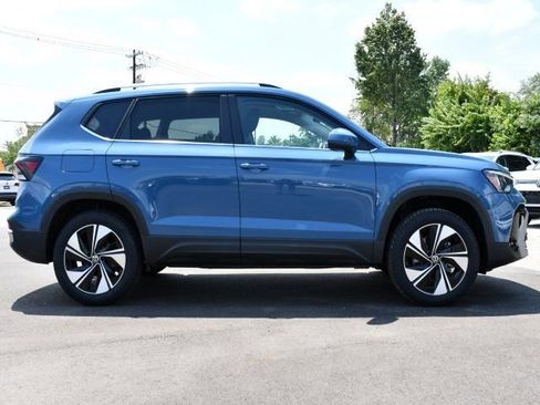 New 2025 Volkswagen Taos SE image 8