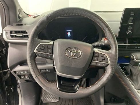 Used 2023 Toyota Sienna XSE w/ XSE Plus Package AWD/4WD image 17