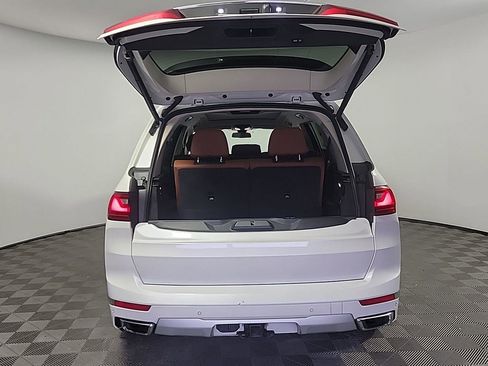 Used 2022 BMW X7 xDrive40i w/ Luxury Seating Package image 6