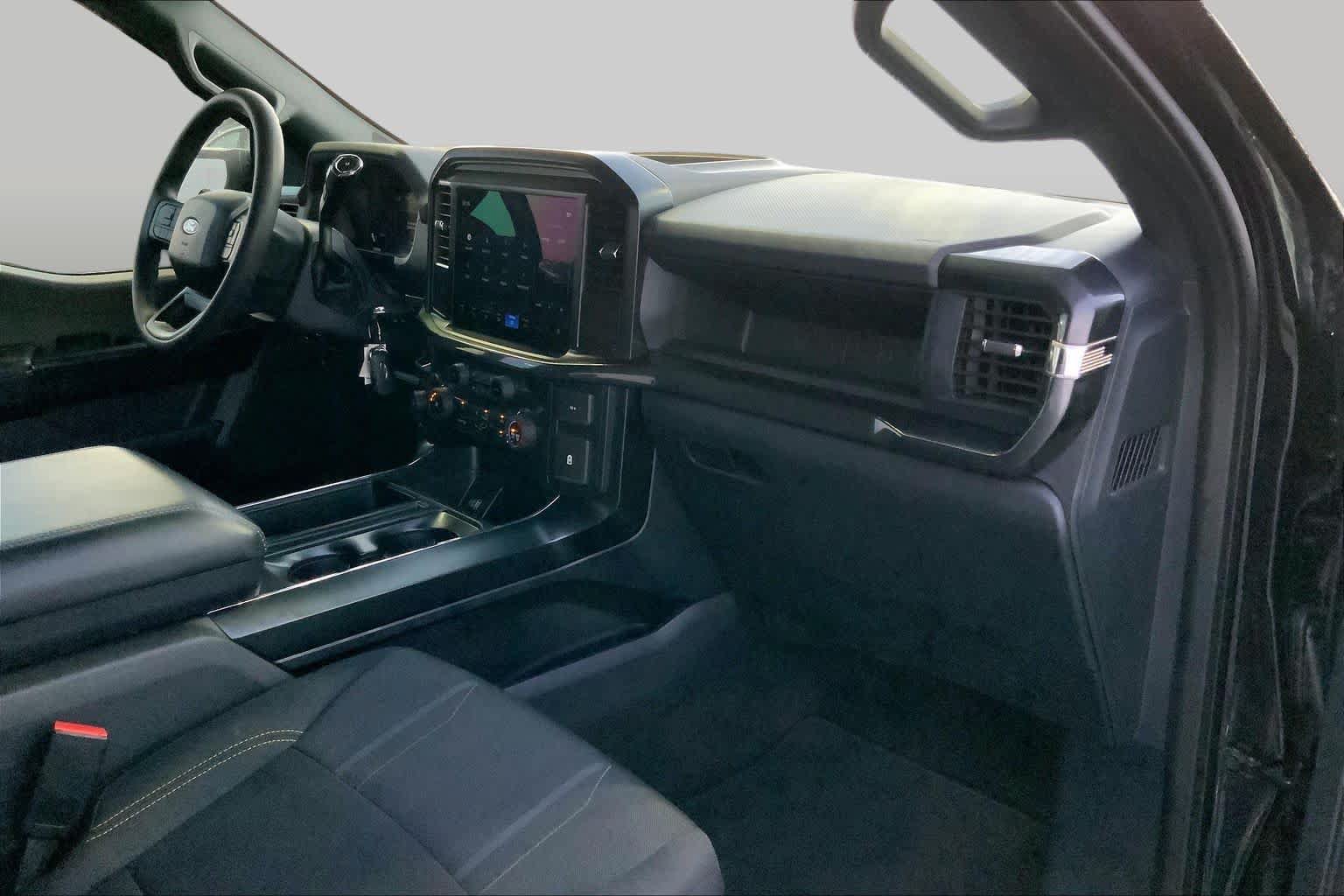 Used 2025 Ford F150 STX w/ Equipment Group 200A RWD image 17