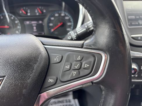 Used 2018 Chevrolet Equinox LT image 24