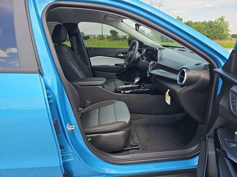New 2026 Chevrolet Trax LT w/ Driver Confidence Package FWD image 27