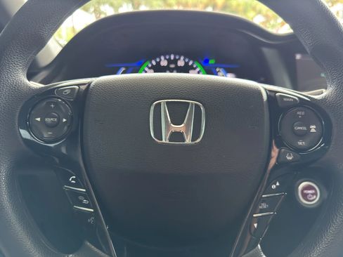 Used 2017 Honda Accord Hybrid Sedan image 35