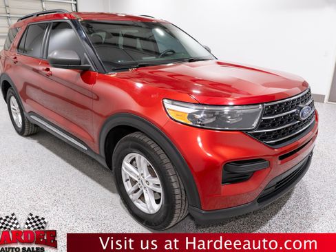 Used 2020 Ford Explorer XLT w/ Comfort Package image 6