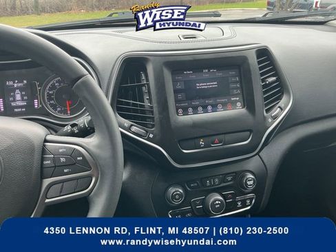 Used 2020 Jeep Cherokee Latitude Plus AWD/4WD image 20