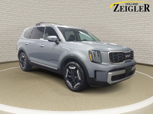 Used 2025 Kia Telluride S AWD/4WD image 3